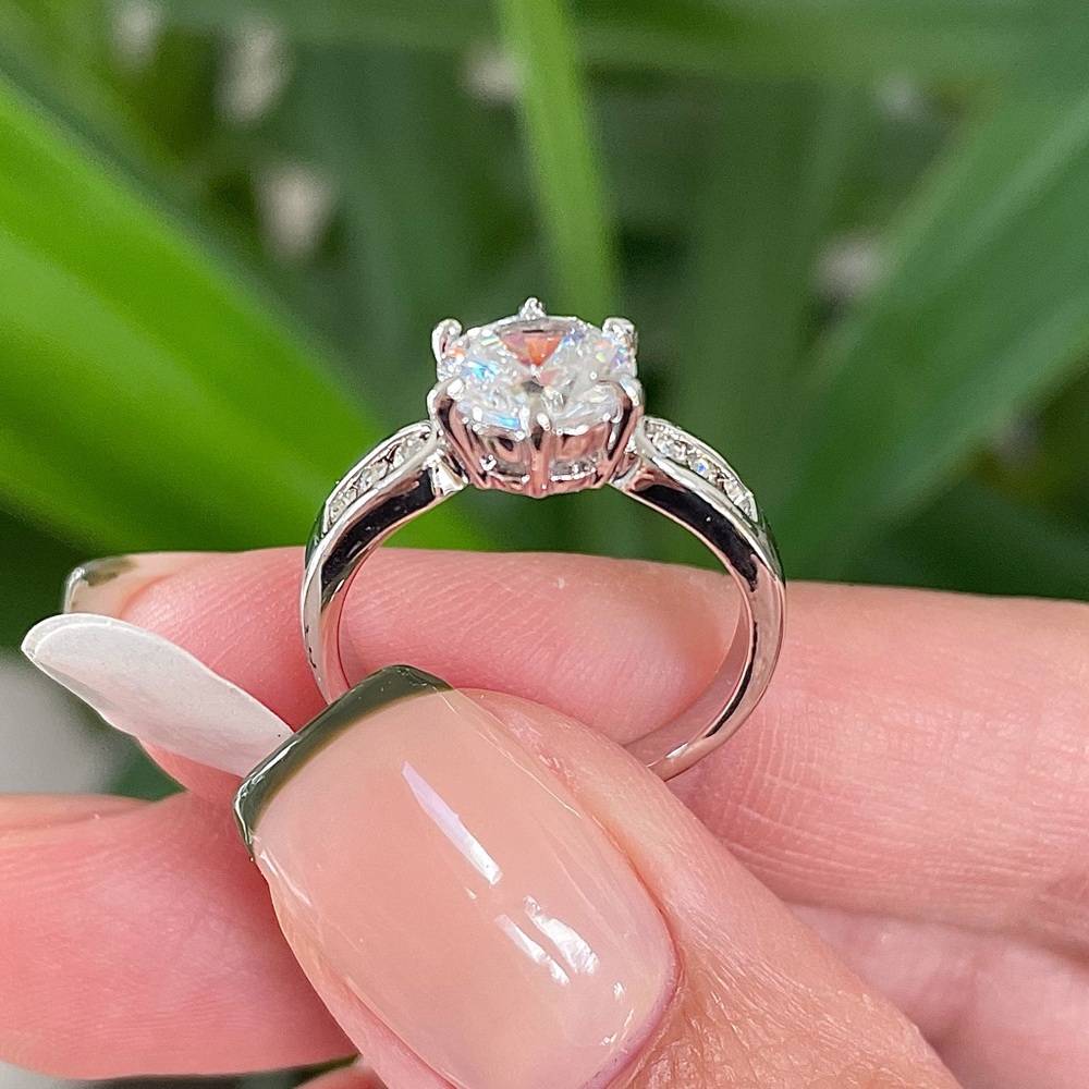 Top quality crystal solitaire ring - Picture 2 of 3